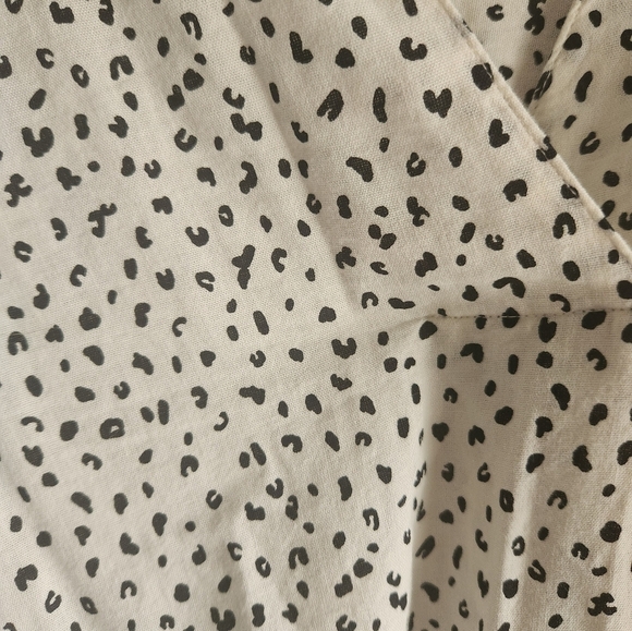 Old Navy White Blouse with Black Dots - Picture 2 of 4